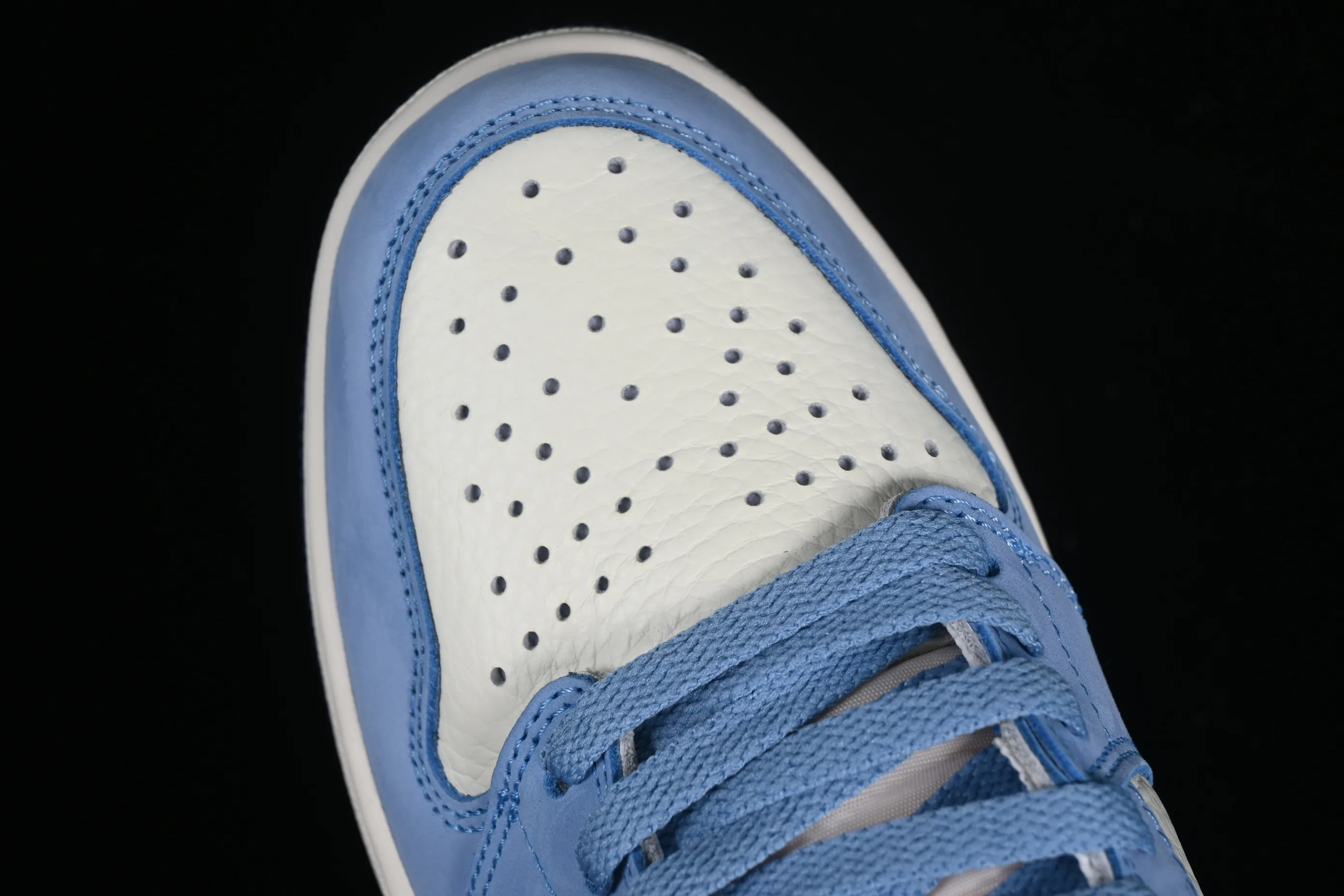 All categories Air Jordan Jordan series basketball shoes Air Jordan 1 High Air Jordan 1 High OG "First in Flight" AJ1 Joe 1 Obsidian 2.0 high-top basketball shoes FD2596-400